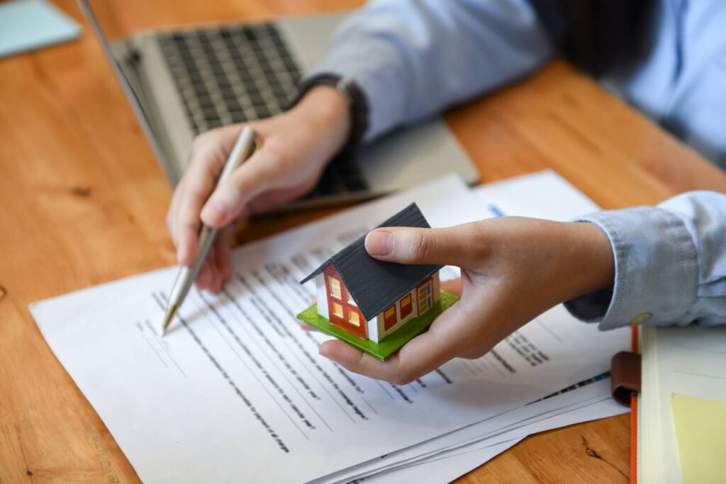Comparison between repairing a house and selling it as-is